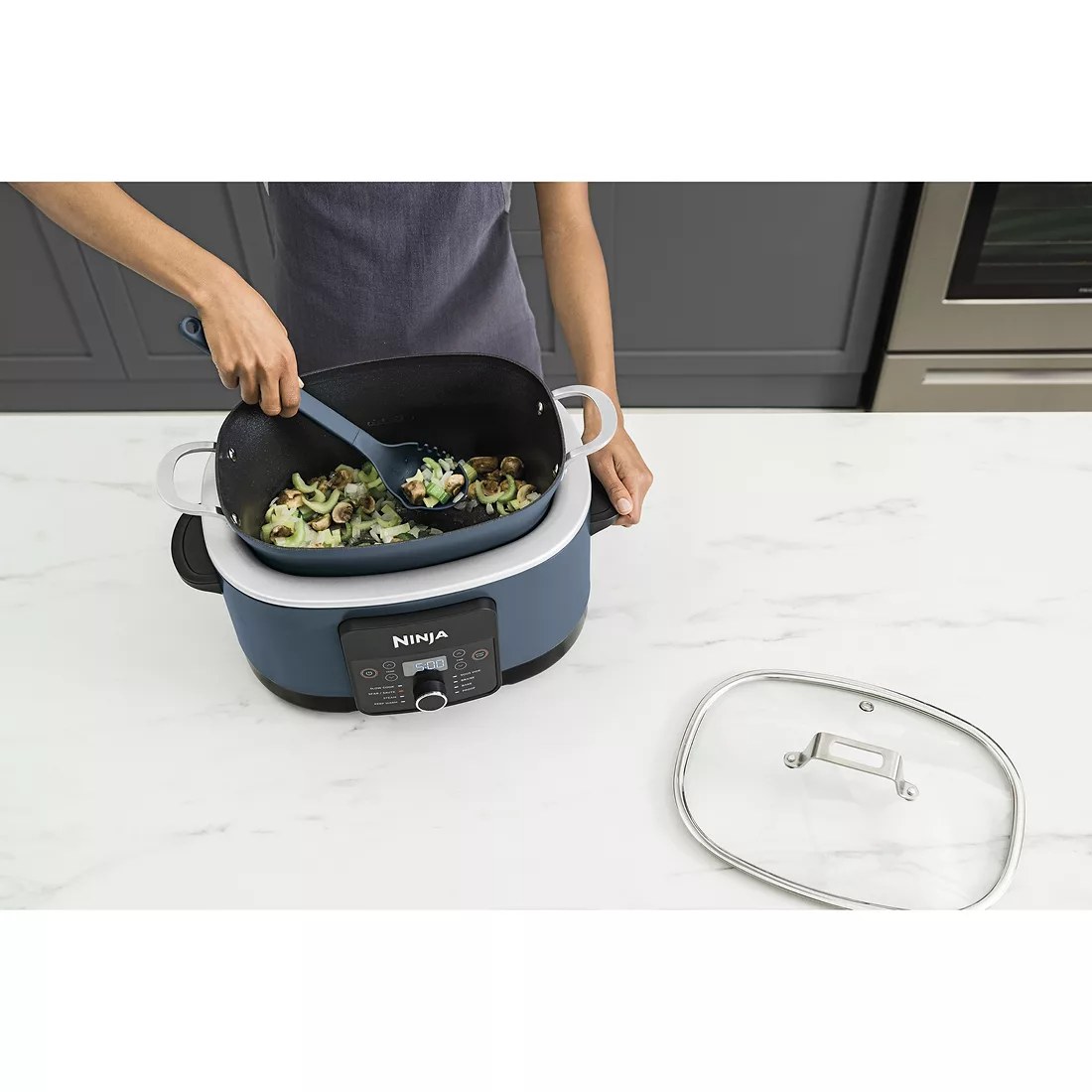 Ninja Foodi PossibleCooker PRO, Versatile 8-in-1 Cooker